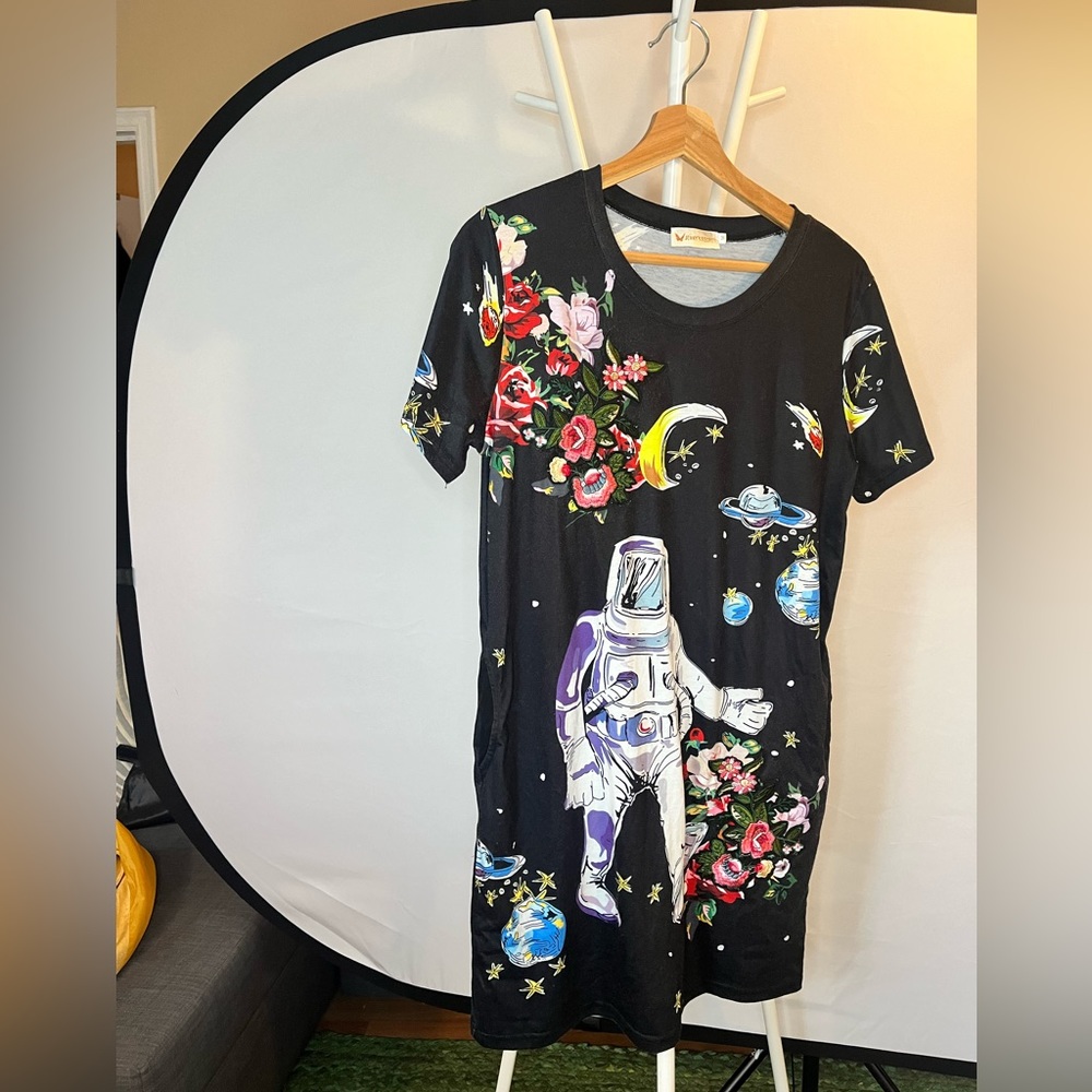 Space t-shirt dress, printed and embroidered